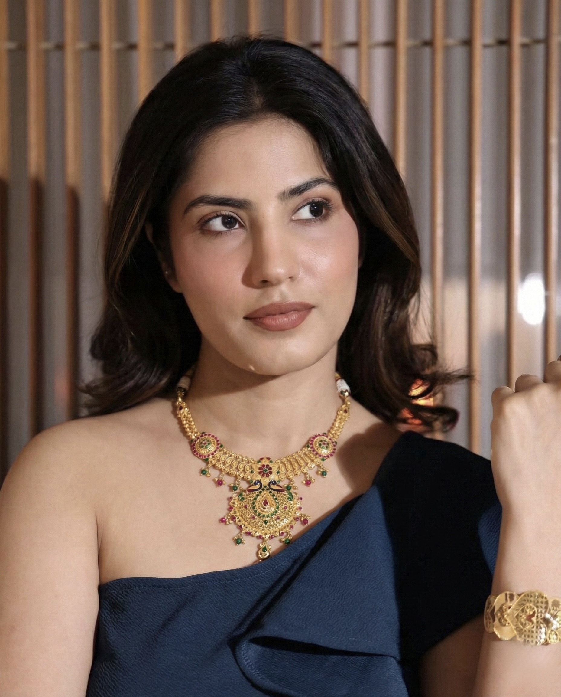 Gold Choker Necklace Set